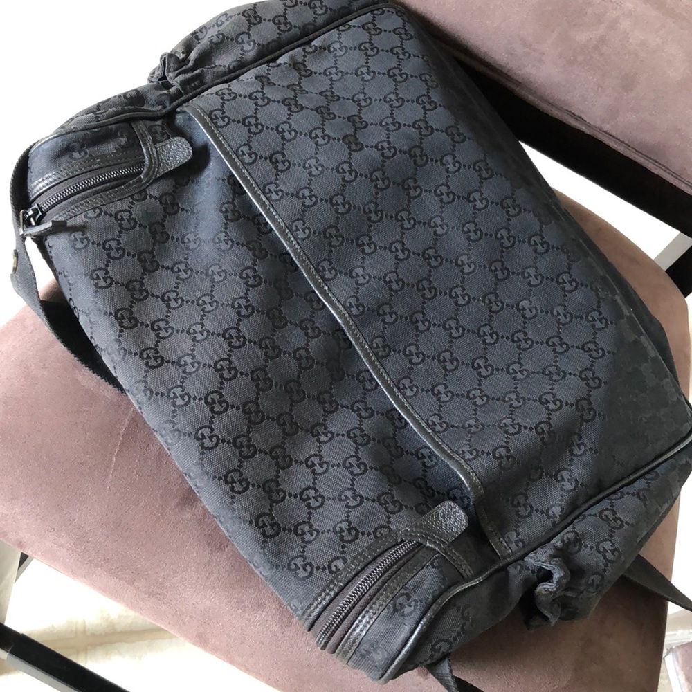 Authentic Gucci... messenger bag